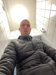 Rotteei1 webcam model stream image