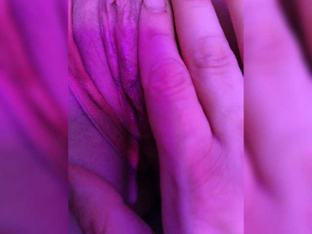 HappyhouseWithBelka webcam model stream image
