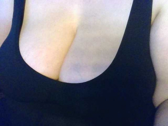 AnutkaForeva webcam model stream image