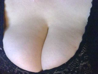 AnutkaForeva webcam model stream image