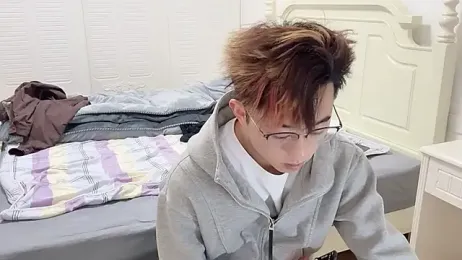 STxuguanhan webcam model stream image