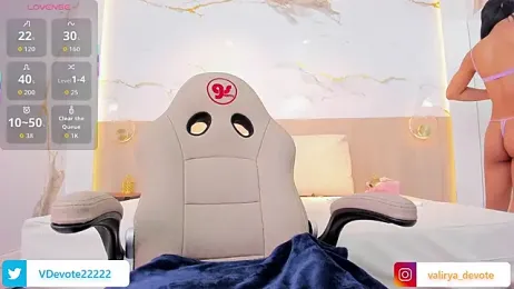 valirya_devote webcam model stream image