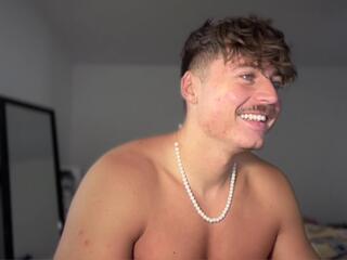 Noah Sandler webcam model stream image