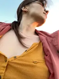 EvaRoss_ webcam model stream image