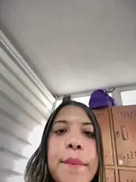 AdaPink_ webcam model stream image