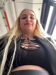 Milkyy_wway webcam stripchat model stream image