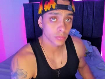 _jahtuzi_ webcam model stream image