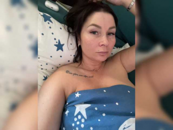 Olli2431 webcam model stream image