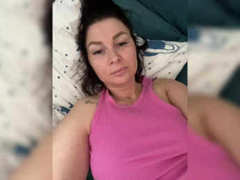 Olli2431 webcam model stream image