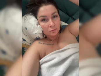 Olli2431 webcam model stream image