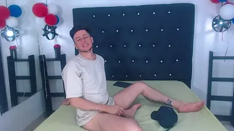 MaxAndLucas webcam model stream image