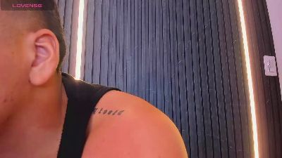 MaxTurner_ webcam model stream image