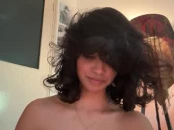 mriea_ webcam model stream image