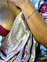 Malluvibez webcam model stream image