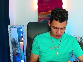 Dyland Davis webcam model stream image