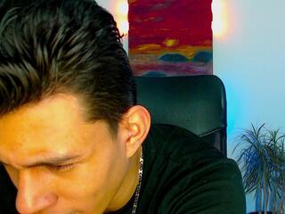 Dyland Davis webcam model stream image