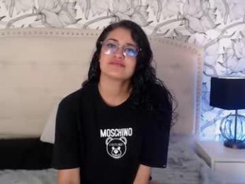 lunaykross webcam chaturbate model stream image