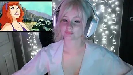 BlondyyArish webcam model stream image