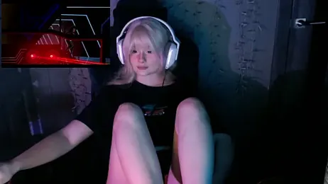 BlondyyArish webcam model stream image