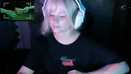 BlondyyArish webcam model stream image