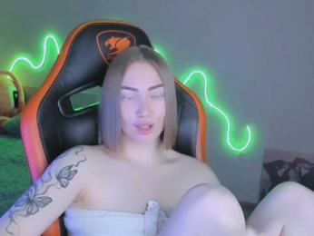 LaraKrein-lk webcam model stream image