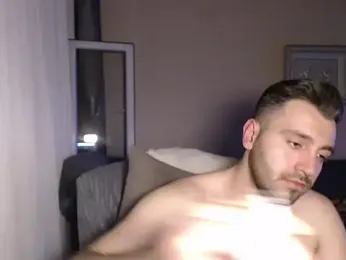 handsomeee04 webcam model stream image