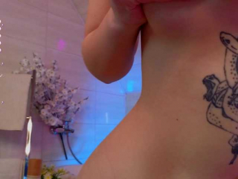 miachill webcam model stream image