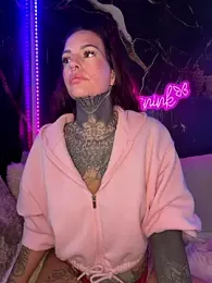 AileenInkOfficial webcam model stream image