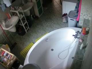 voyeurcam-julmodels-bath-1st-1 webcam model stream image