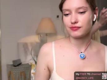 oops_my_english webcam chaturbate model stream image