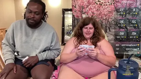 NotUrBabyMoms webcam model stream image
