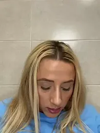 Strongqueen webcam model stream image