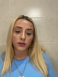 Strongqueen webcam model stream image