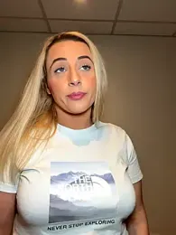 Strongqueen webcam model stream image