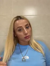 Strongqueen webcam model stream image