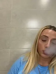 Strongqueen webcam model stream image