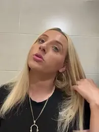 Strongqueen webcam model stream image