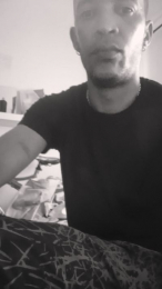 Yazzyazz webcam cam4 model stream image