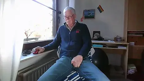 super-snoopy webcam model stream image