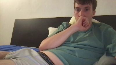 LeonToPlay webcam model stream image