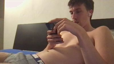 LeonToPlay webcam model stream image