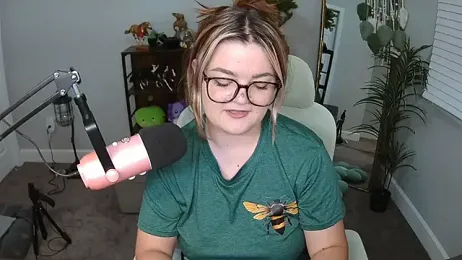 Briieverly webcam stripchat model stream image