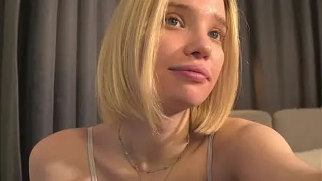 VivianKings webcam model stream image