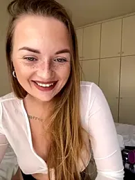 ElenaRebelle webcam model stream image