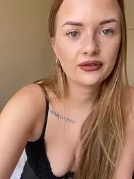 ElenaRebelle webcam model stream image