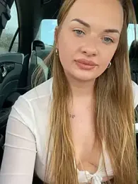 ElenaRebelle webcam model stream image