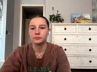 Idella Suppa webcam model stream image
