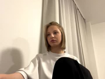 sarinaweatherington webcam model stream image