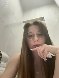 FReyja_44 webcam model stream image