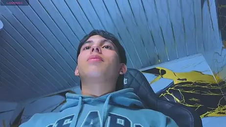 Suarezz10_ webcam stripchat model stream image